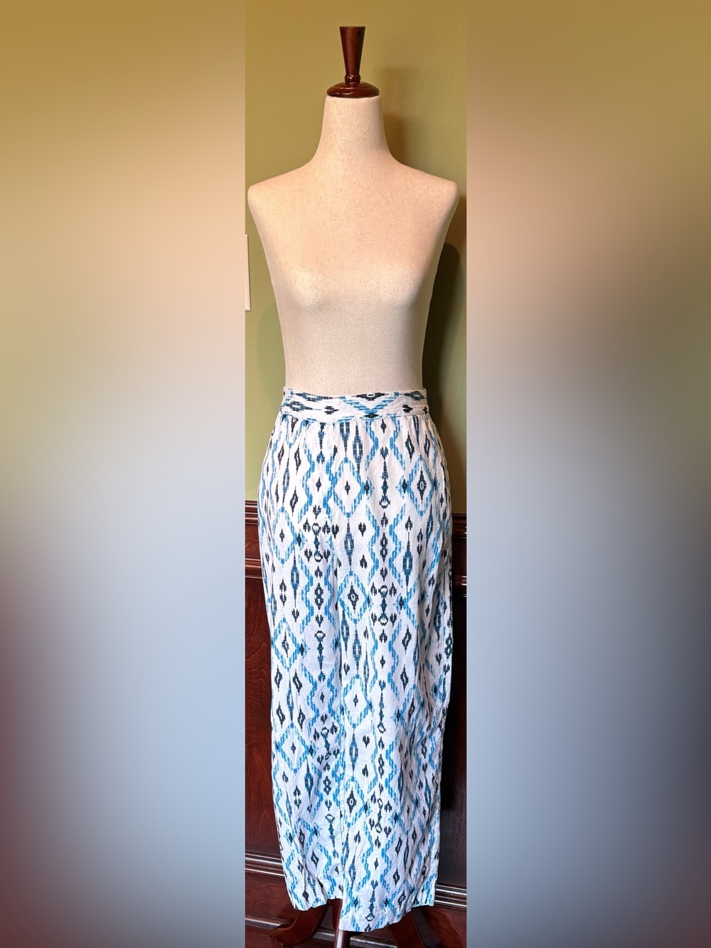 Blue & White Printed linen ankle pants
